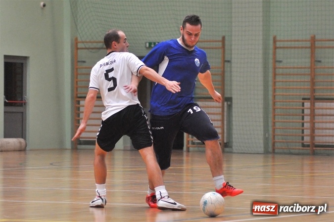 Zdjęcie w galerii na portalu naszraciborz.pl: Hit drugiej ligi dla Salonu Fryzjerskiego wiadomości z regionu