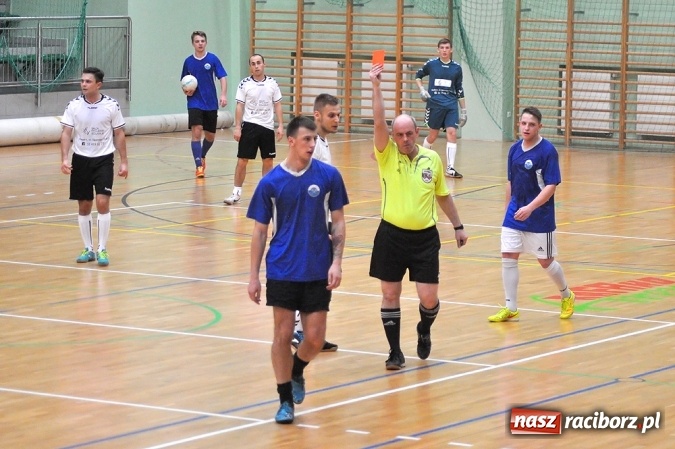 Zdjęcie w galerii na portalu naszraciborz.pl: Hit drugiej ligi dla Salonu Fryzjerskiego wiadomości z regionu