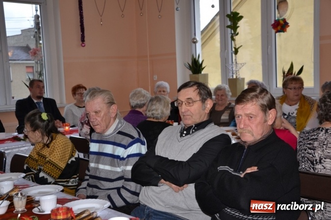 Zdjęcie w galerii na portalu naszraciborz.pl: W gminie Krzyżanowice pamiętają o starszych i samotnych wiadomości z regionu