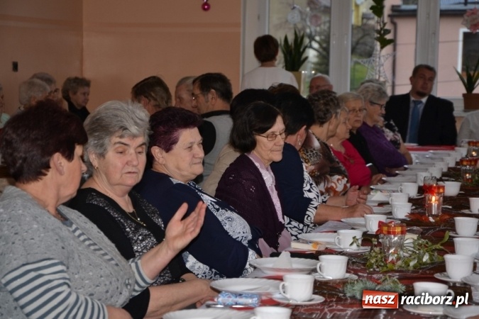 Zdjęcie w galerii na portalu naszraciborz.pl: W gminie Krzyżanowice pamiętają o starszych i samotnych wiadomości z regionu