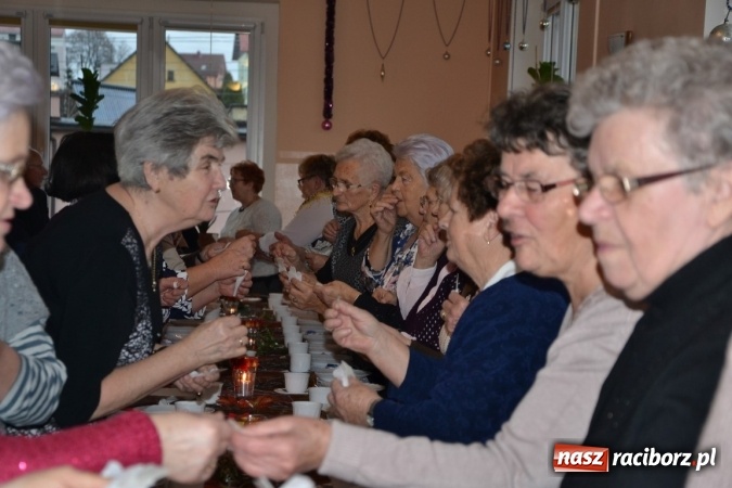 Zdjęcie w galerii na portalu naszraciborz.pl: W gminie Krzyżanowice pamiętają o starszych i samotnych wiadomości z regionu