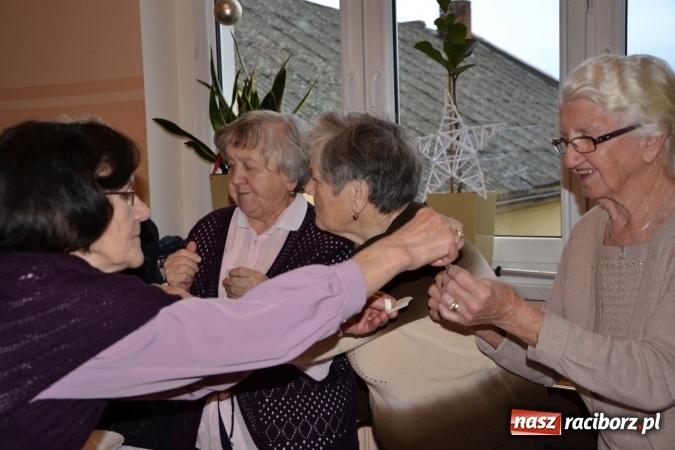 Zdjęcie w galerii na portalu naszraciborz.pl: W gminie Krzyżanowice pamiętają o starszych i samotnych wiadomości z regionu