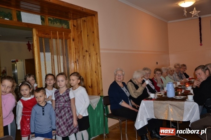 Zdjęcie w galerii na portalu naszraciborz.pl: W gminie Krzyżanowice pamiętają o starszych i samotnych wiadomości z regionu