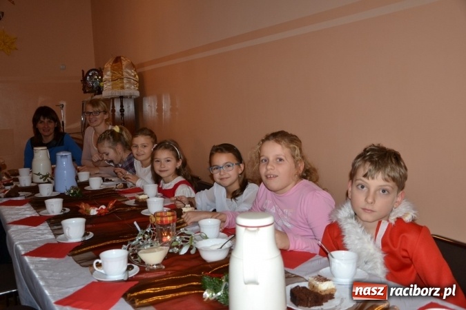 Zdjęcie w galerii na portalu naszraciborz.pl: W gminie Krzyżanowice pamiętają o starszych i samotnych wiadomości z regionu