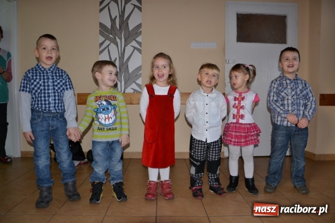 Zdjęcie w galerii na portalu naszraciborz.pl: W gminie Krzyżanowice pamiętają o starszych i samotnych wiadomości z regionu