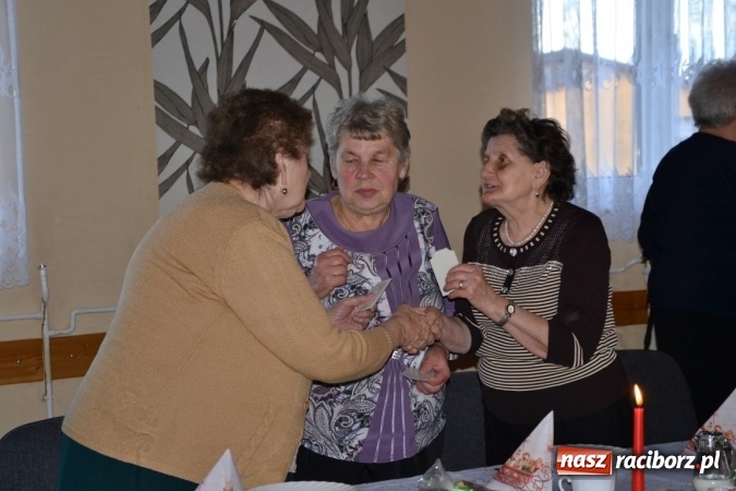 Zdjęcie w galerii na portalu naszraciborz.pl: W gminie Krzyżanowice pamiętają o starszych i samotnych wiadomości z regionu