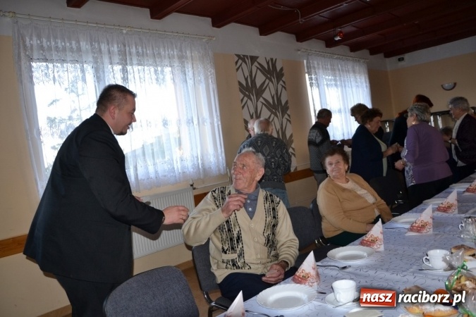 Zdjęcie w galerii na portalu naszraciborz.pl: W gminie Krzyżanowice pamiętają o starszych i samotnych wiadomości z regionu