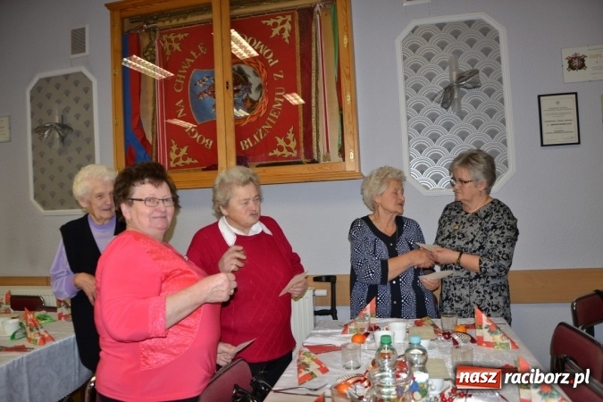 Zdjęcie w galerii na portalu naszraciborz.pl: W gminie Krzyżanowice pamiętają o starszych i samotnych wiadomości z regionu