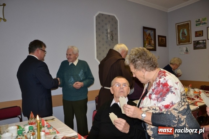 Zdjęcie w galerii na portalu naszraciborz.pl: W gminie Krzyżanowice pamiętają o starszych i samotnych wiadomości z regionu