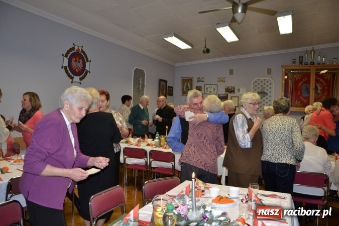 Zdjęcie w galerii na portalu naszraciborz.pl: W gminie Krzyżanowice pamiętają o starszych i samotnych wiadomości z regionu