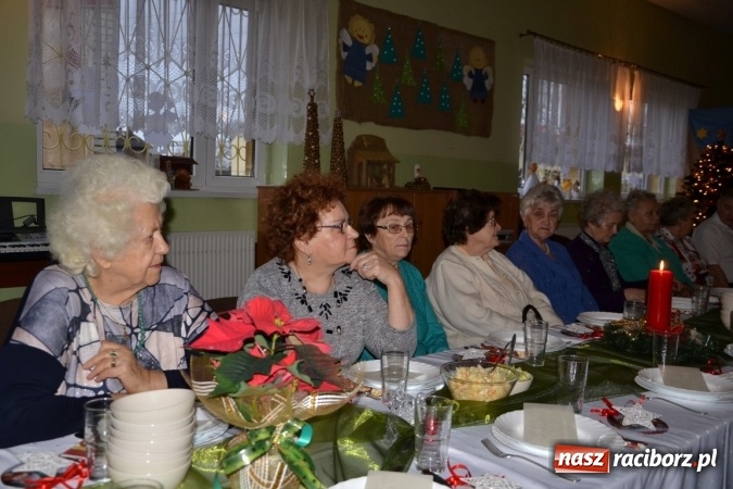 Zdjęcie w galerii na portalu naszraciborz.pl: W gminie Krzyżanowice pamiętają o starszych i samotnych wiadomości z regionu