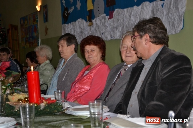 Zdjęcie w galerii na portalu naszraciborz.pl: W gminie Krzyżanowice pamiętają o starszych i samotnych wiadomości z regionu