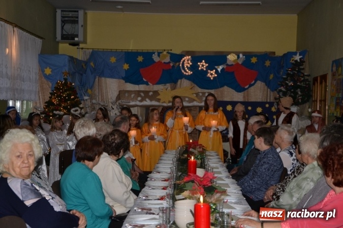 Zdjęcie w galerii na portalu naszraciborz.pl: W gminie Krzyżanowice pamiętają o starszych i samotnych wiadomości z regionu