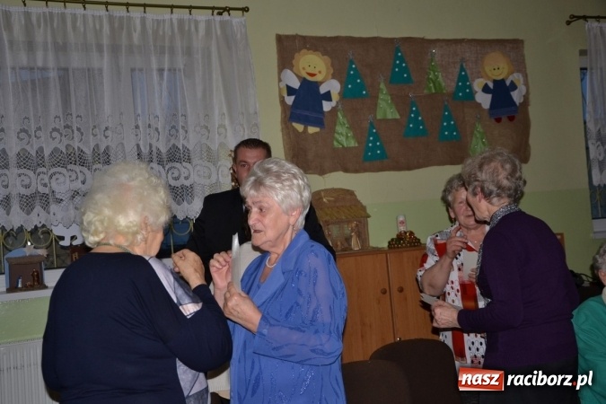 Zdjęcie w galerii na portalu naszraciborz.pl: W gminie Krzyżanowice pamiętają o starszych i samotnych wiadomości z regionu