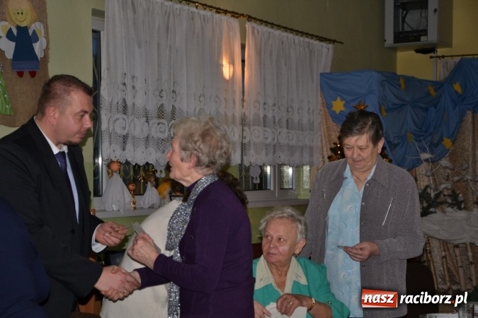 Zdjęcie w galerii na portalu naszraciborz.pl: W gminie Krzyżanowice pamiętają o starszych i samotnych wiadomości z regionu