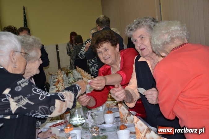 Zdjęcie w galerii na portalu naszraciborz.pl: W gminie Krzyżanowice pamiętają o starszych i samotnych wiadomości z regionu