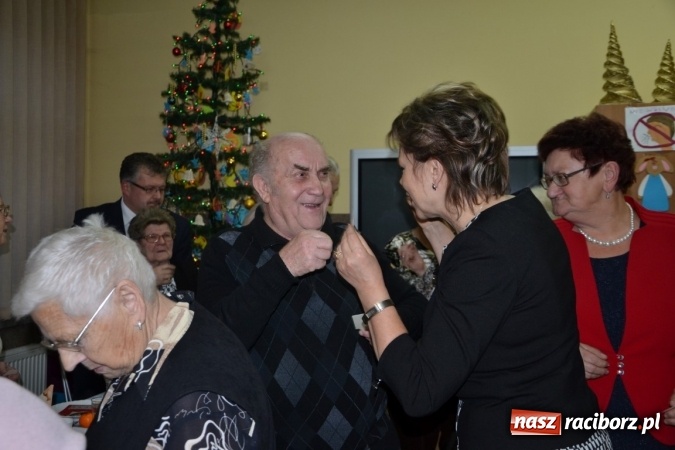 Zdjęcie w galerii na portalu naszraciborz.pl: W gminie Krzyżanowice pamiętają o starszych i samotnych wiadomości z regionu