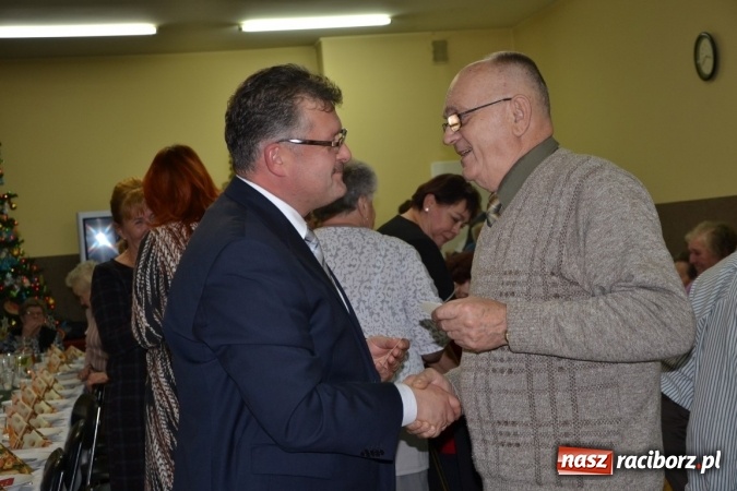 Zdjęcie w galerii na portalu naszraciborz.pl: W gminie Krzyżanowice pamiętają o starszych i samotnych wiadomości z regionu