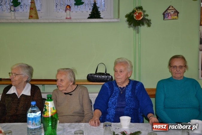 Zdjęcie w galerii na portalu naszraciborz.pl: W gminie Krzyżanowice pamiętają o starszych i samotnych wiadomości z regionu