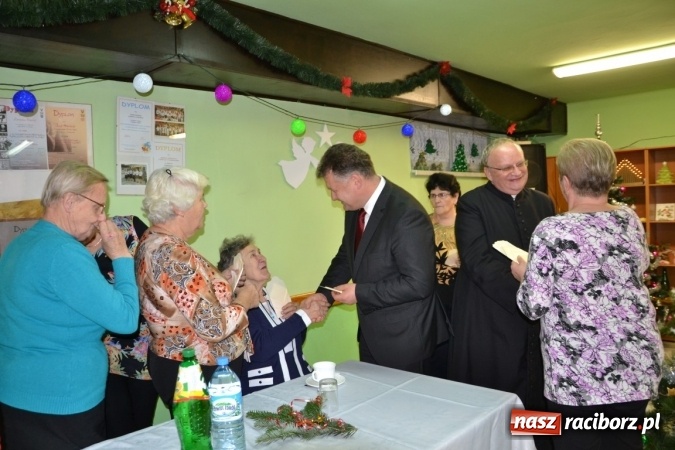 Zdjęcie w galerii na portalu naszraciborz.pl: W gminie Krzyżanowice pamiętają o starszych i samotnych wiadomości z regionu