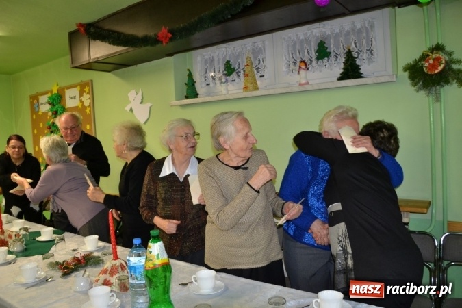 Zdjęcie w galerii na portalu naszraciborz.pl: W gminie Krzyżanowice pamiętają o starszych i samotnych wiadomości z regionu