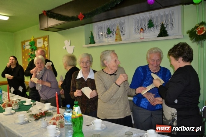 Zdjęcie w galerii na portalu naszraciborz.pl: W gminie Krzyżanowice pamiętają o starszych i samotnych wiadomości z regionu