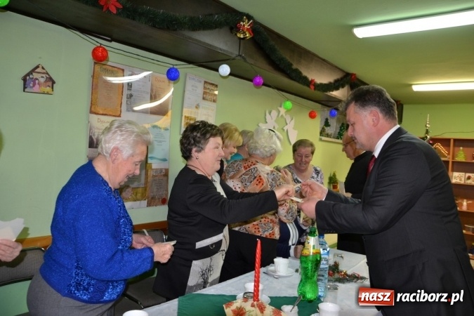 Zdjęcie w galerii na portalu naszraciborz.pl: W gminie Krzyżanowice pamiętają o starszych i samotnych wiadomości z regionu