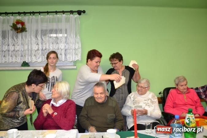 Zdjęcie w galerii na portalu naszraciborz.pl: W gminie Krzyżanowice pamiętają o starszych i samotnych wiadomości z regionu