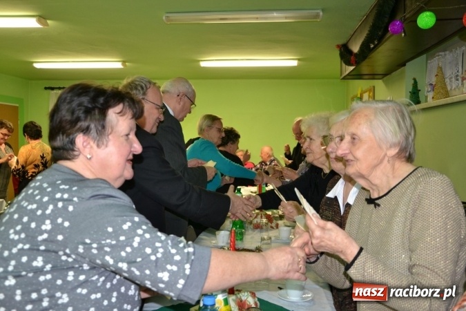 Zdjęcie w galerii na portalu naszraciborz.pl: W gminie Krzyżanowice pamiętają o starszych i samotnych wiadomości z regionu