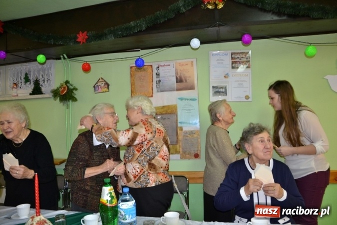 Zdjęcie w galerii na portalu naszraciborz.pl: W gminie Krzyżanowice pamiętają o starszych i samotnych wiadomości z regionu