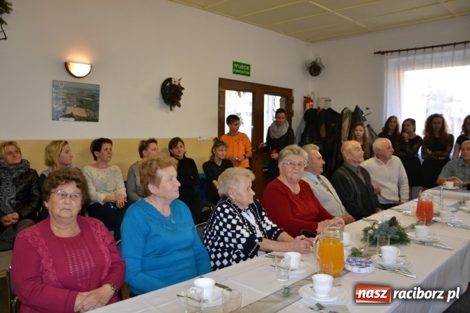 Zdjęcie w galerii na portalu naszraciborz.pl: W gminie Krzyżanowice pamiętają o starszych i samotnych wiadomości z regionu
