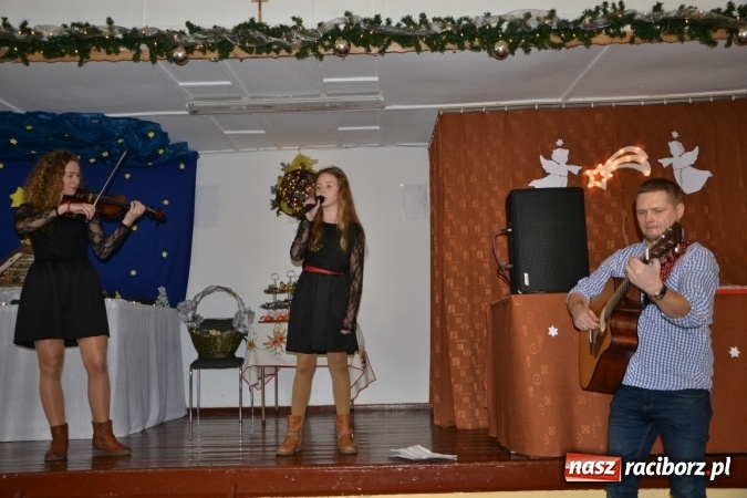 Zdjęcie w galerii na portalu naszraciborz.pl: W gminie Krzyżanowice pamiętają o starszych i samotnych wiadomości z regionu