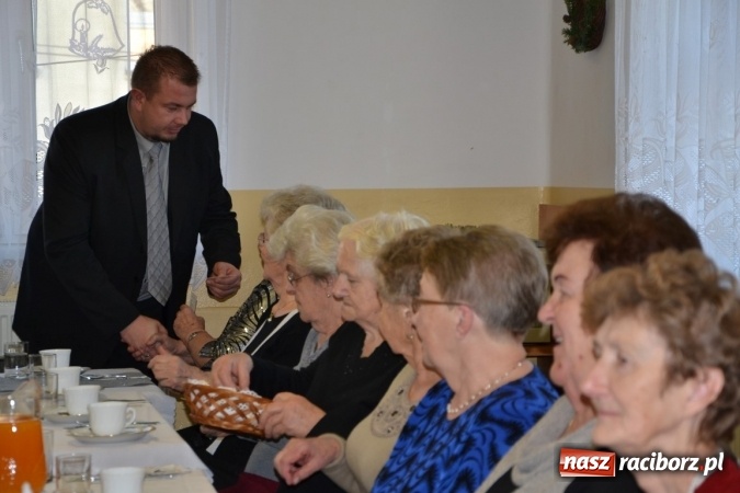 Zdjęcie w galerii na portalu naszraciborz.pl: W gminie Krzyżanowice pamiętają o starszych i samotnych wiadomości z regionu