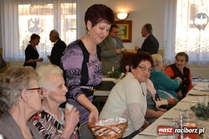 Zdjęcie w galerii na portalu naszraciborz.pl: W gminie Krzyżanowice pamiętają o starszych i samotnych wiadomości z regionu