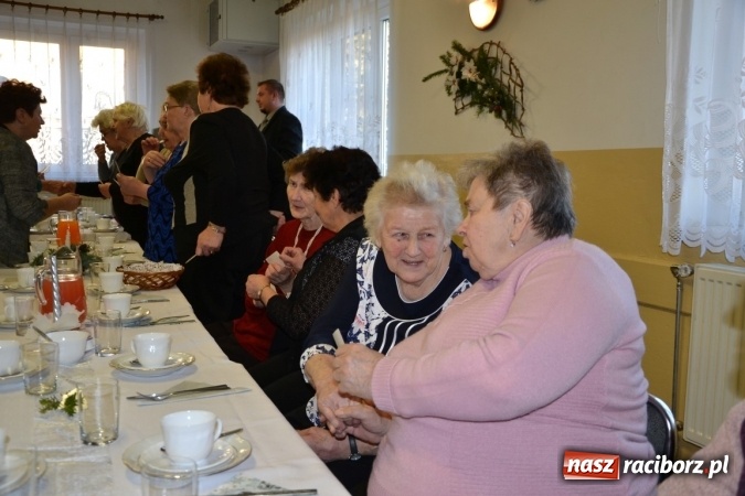Zdjęcie w galerii na portalu naszraciborz.pl: W gminie Krzyżanowice pamiętają o starszych i samotnych wiadomości z regionu