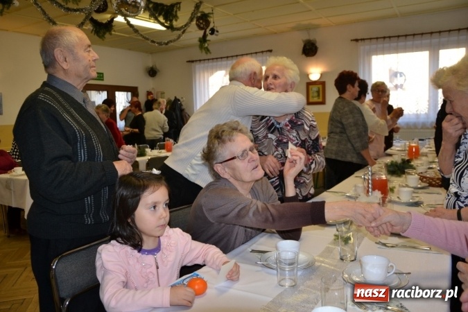Zdjęcie w galerii na portalu naszraciborz.pl: W gminie Krzyżanowice pamiętają o starszych i samotnych wiadomości z regionu