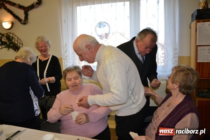 Zdjęcie w galerii na portalu naszraciborz.pl: W gminie Krzyżanowice pamiętają o starszych i samotnych wiadomości z regionu