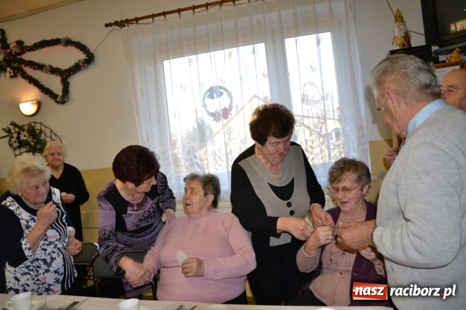 Zdjęcie w galerii na portalu naszraciborz.pl: W gminie Krzyżanowice pamiętają o starszych i samotnych wiadomości z regionu