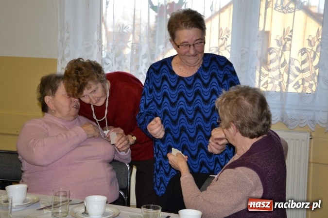 Zdjęcie w galerii na portalu naszraciborz.pl: W gminie Krzyżanowice pamiętają o starszych i samotnych wiadomości z regionu