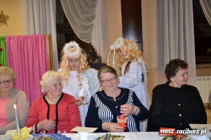 Zdjęcie w galerii na portalu naszraciborz.pl: W gminie Krzyżanowice pamiętają o starszych i samotnych wiadomości z regionu