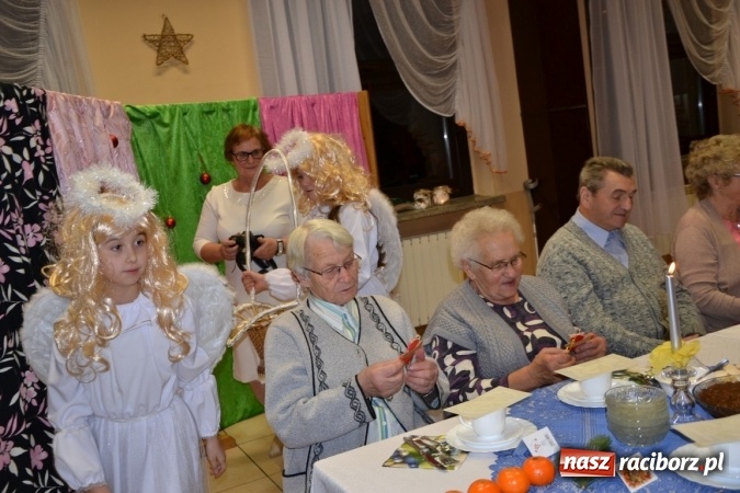 Zdjęcie w galerii na portalu naszraciborz.pl: W gminie Krzyżanowice pamiętają o starszych i samotnych wiadomości z regionu