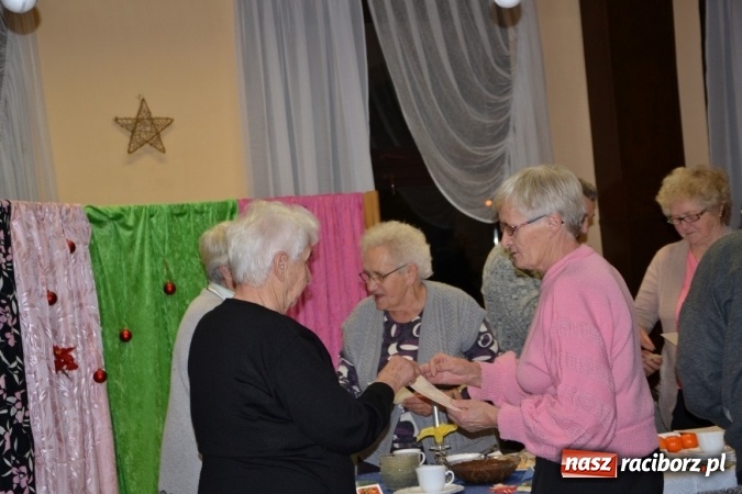 Zdjęcie w galerii na portalu naszraciborz.pl: W gminie Krzyżanowice pamiętają o starszych i samotnych wiadomości z regionu