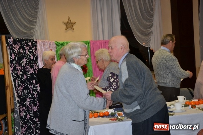 Zdjęcie w galerii na portalu naszraciborz.pl: W gminie Krzyżanowice pamiętają o starszych i samotnych wiadomości z regionu