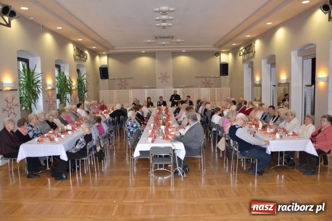 Zdjęcie w galerii na portalu naszraciborz.pl: W gminie Krzyżanowice pamiętają o starszych i samotnych wiadomości z regionu