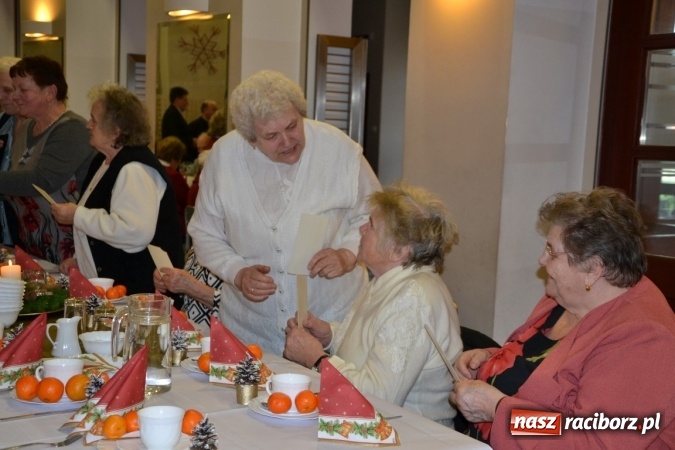 Zdjęcie w galerii na portalu naszraciborz.pl: W gminie Krzyżanowice pamiętają o starszych i samotnych wiadomości z regionu