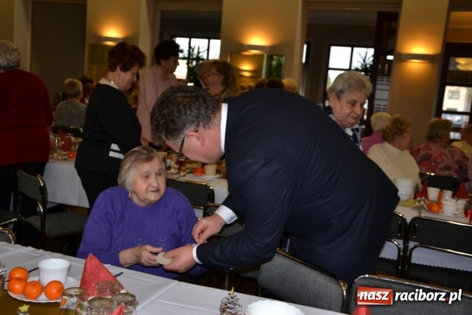 Zdjęcie w galerii na portalu naszraciborz.pl: W gminie Krzyżanowice pamiętają o starszych i samotnych wiadomości z regionu