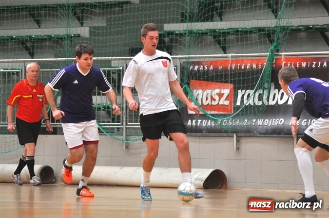 Zdjęcie w galerii na portalu naszraciborz.pl: Niedzielne spotkania w Halowej Lidze Piłki Nożnej wiadomości z regionu