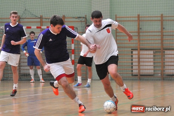 Zdjęcie w galerii na portalu naszraciborz.pl: Niedzielne spotkania w Halowej Lidze Piłki Nożnej wiadomości z regionu