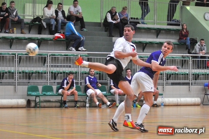 Zdjęcie w galerii na portalu naszraciborz.pl: Niedzielne spotkania w Halowej Lidze Piłki Nożnej wiadomości z regionu