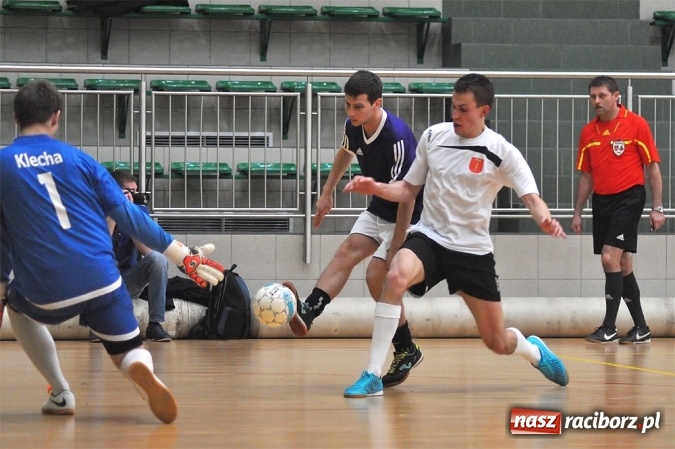Zdjęcie w galerii na portalu naszraciborz.pl: Niedzielne spotkania w Halowej Lidze Piłki Nożnej wiadomości z regionu